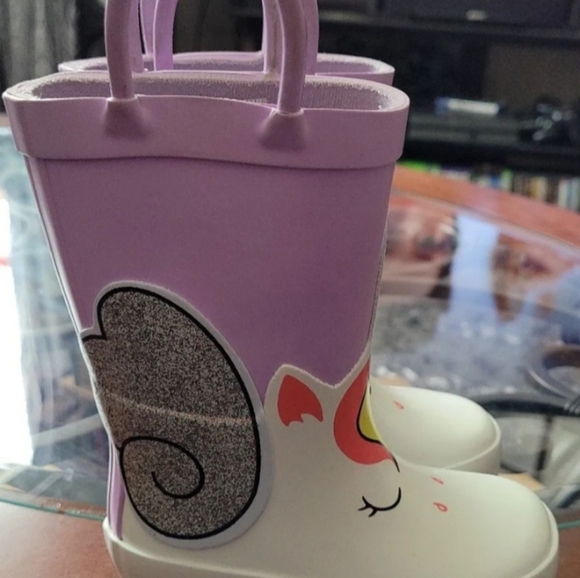 Girls rain boots size 5 - Picture 3 of 6